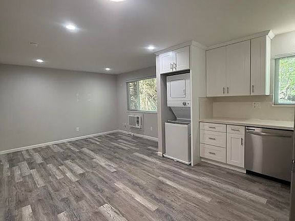 3rd image of 1818 P St APT 6