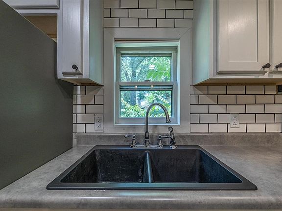 3rd image of 202 N Sloan St
