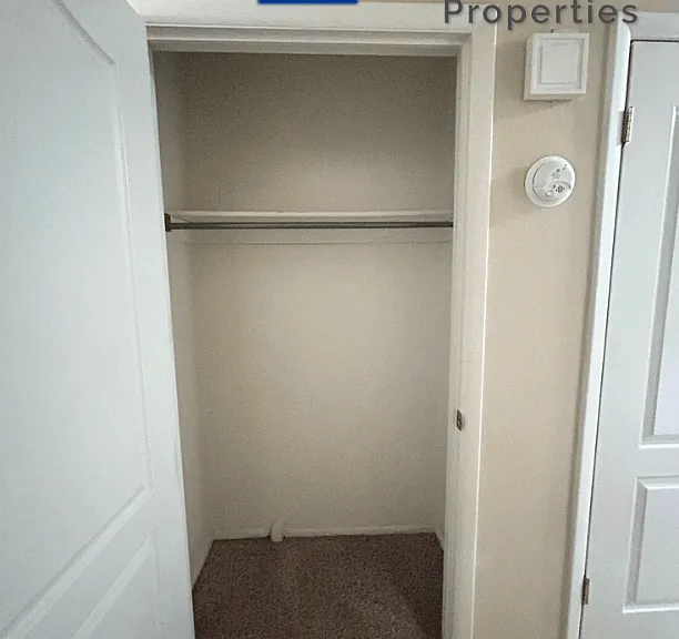 Main 819 S — Photo 61