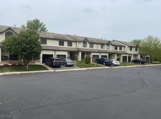 18 Maple Ct, Flemington, NJ 08822