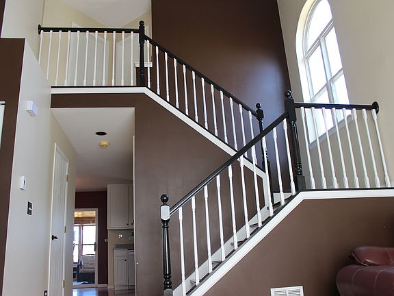 5th image of 2919 Deerpath Ln