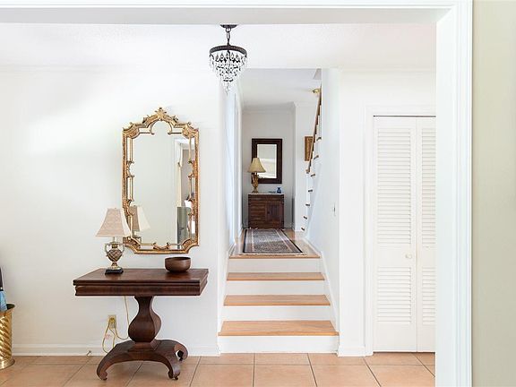 5th image of 3976 Menendez Dr