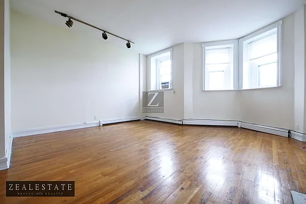 Rented by ZealEstate Group Inc | media 20