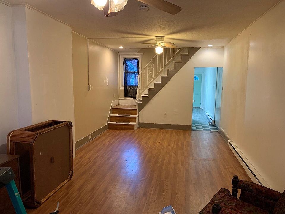 2nd image of 1024 E Pine St
