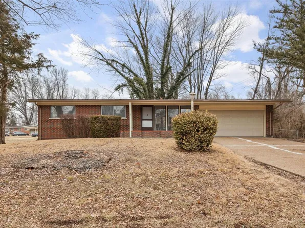10510 Monarch Dr, Saint Louis, MO 63136