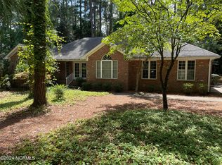 7 Cedar Ln, Pinehurst, NC 28374