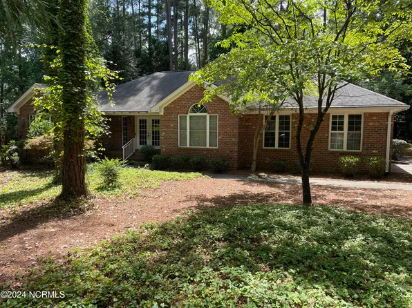 7 Cedar Lane, Pinehurst, NC 28374