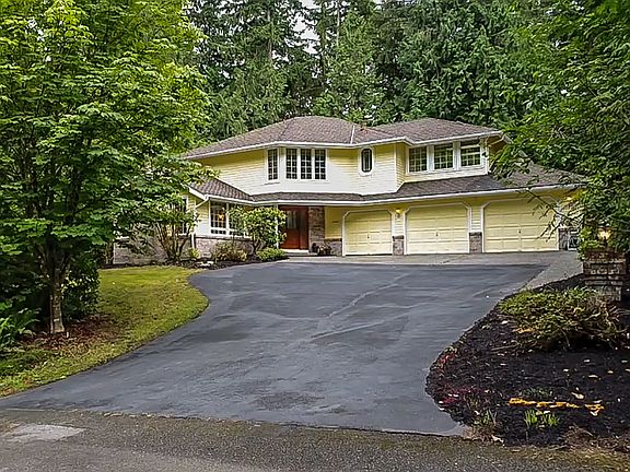 2nd image of 18231 NE 205th St