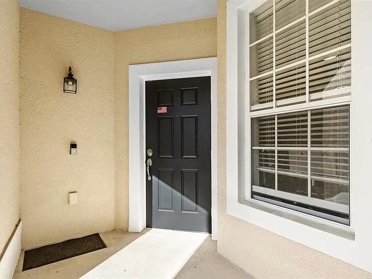 409 Hilgard Cv #106 — Photo 2