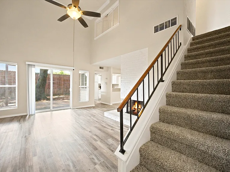 4913 Burlingame Dr — Photo 8