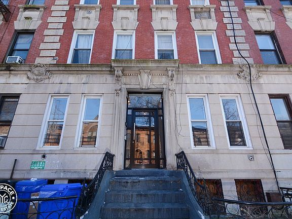 3rd image of 514 Bainbridge St APT 2R