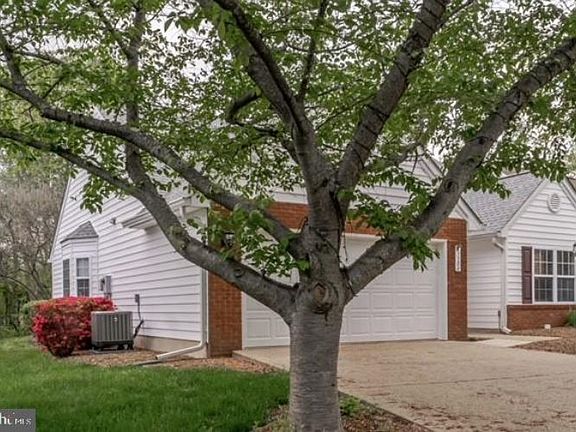 3rd image of 11504 Abingdon Ct