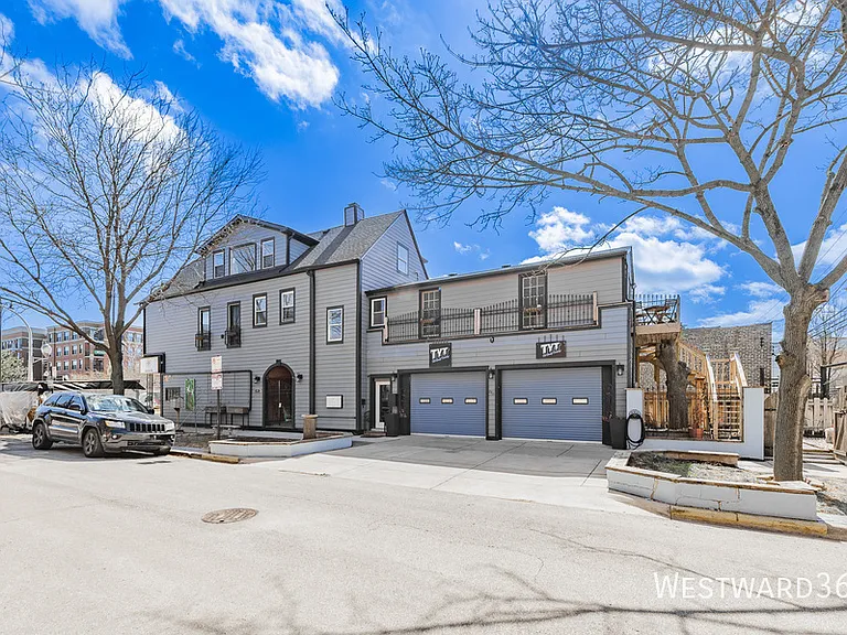 2411 W Belle Plaine Ave #2 — Photo 15