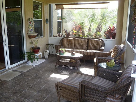 Home For Sale In PORT ST LUCIE SECTION 4
