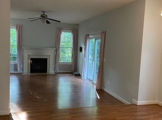 12050 Waples Mill Rd, Oakton, VA 22124