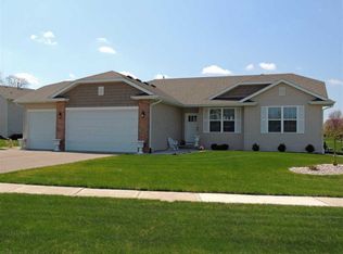 6395 Crystal Brook Ln, Machesney Park, IL 61115
