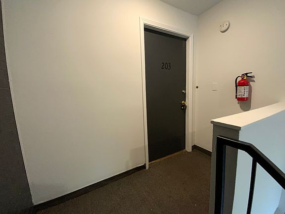 4th image of 1503 Anthony St #203