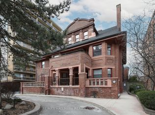 212 Saint George St #106, Toronto, ON M5R 2N5