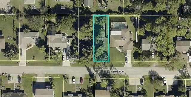 2nd image of 8421 Matanzas Rd