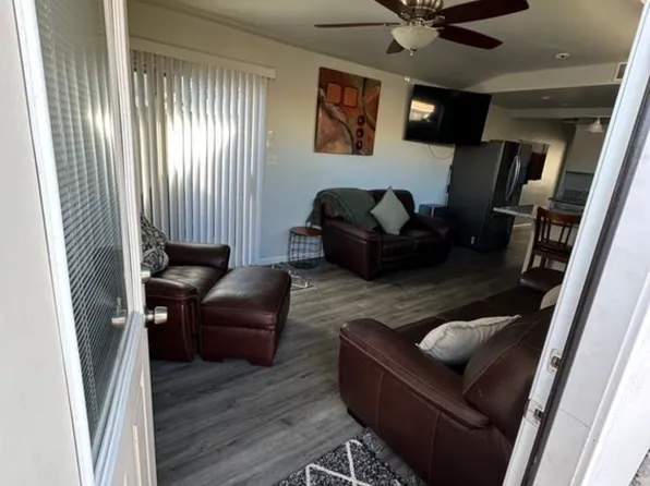 1604 Chestnut Ave #B, Carlsbad, CA 92008