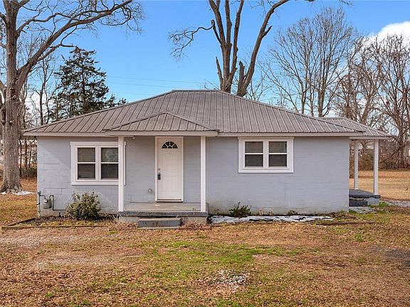 2nd image of 20 Sanders St