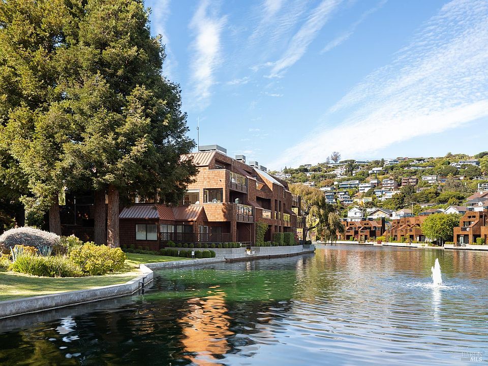 1st image of 2 Lagoon Vista Road