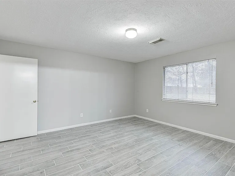 7815 Barnhill Dr — Photo 29
