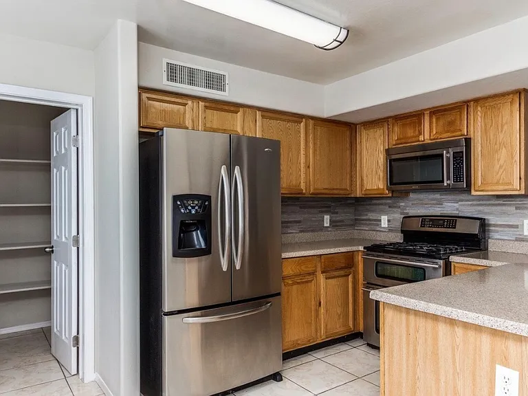 6809 S 39th Ln — Photo 15