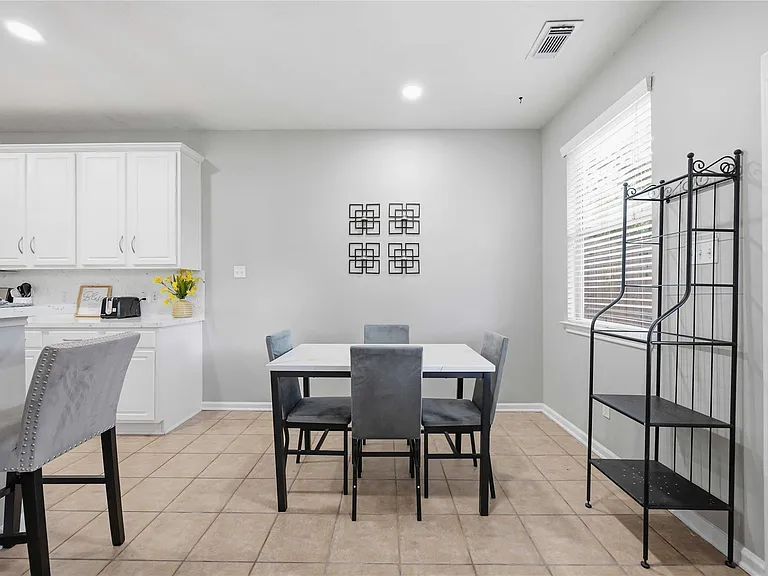 71 Summerhaze Cir — Photo 8
