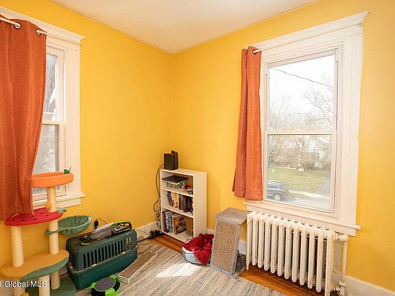3rd image of 466 Ontario St #2