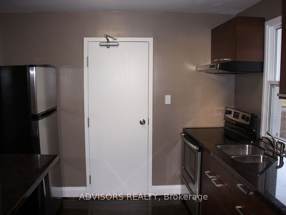 1st image of 3717 Lakeshore Rd W #5