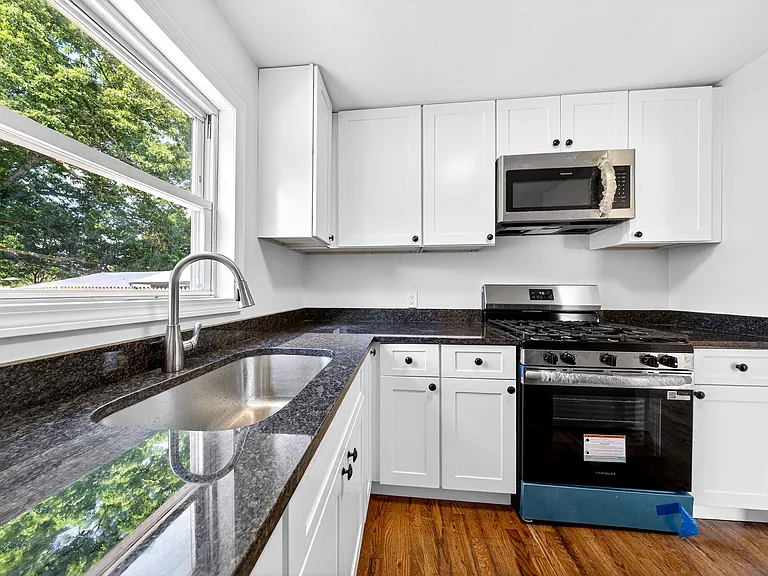 329 South St #1E — Photo 12