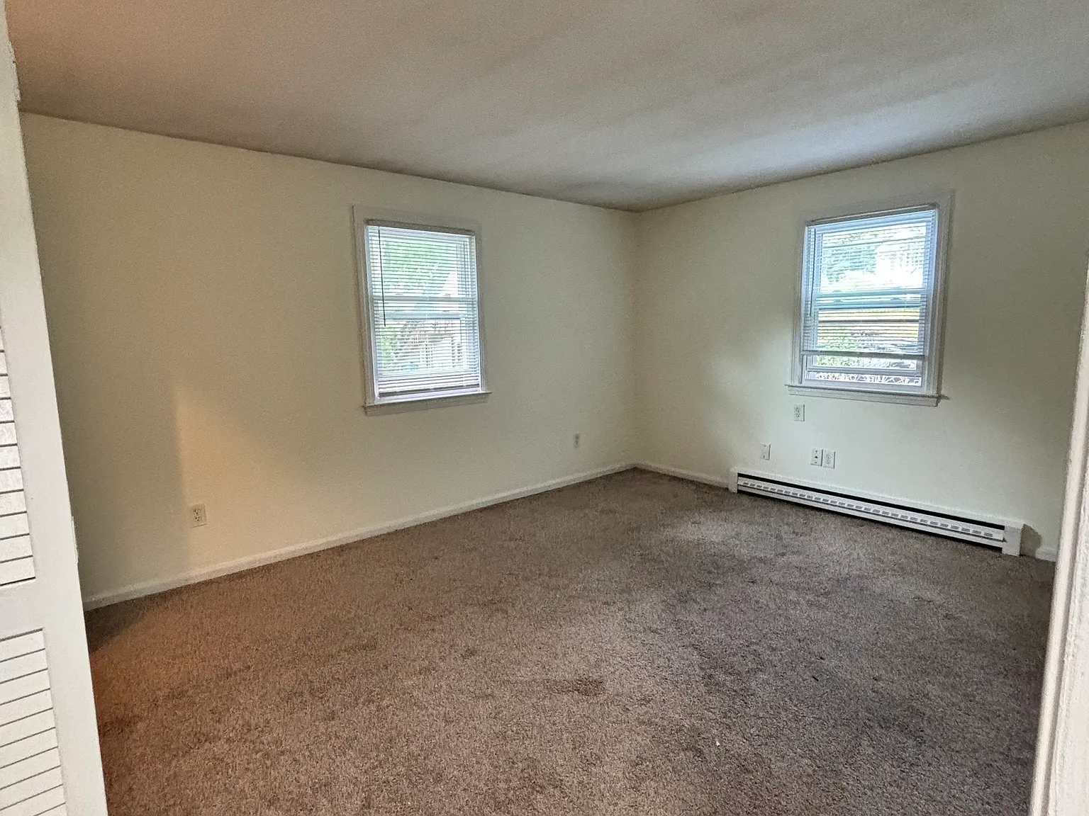 1 bed, 1.0 bath, 3544 sqft, $1,350 — Photo 3
