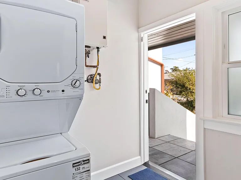 1118 N Poinsettia Dr #1/2 — Photo 8