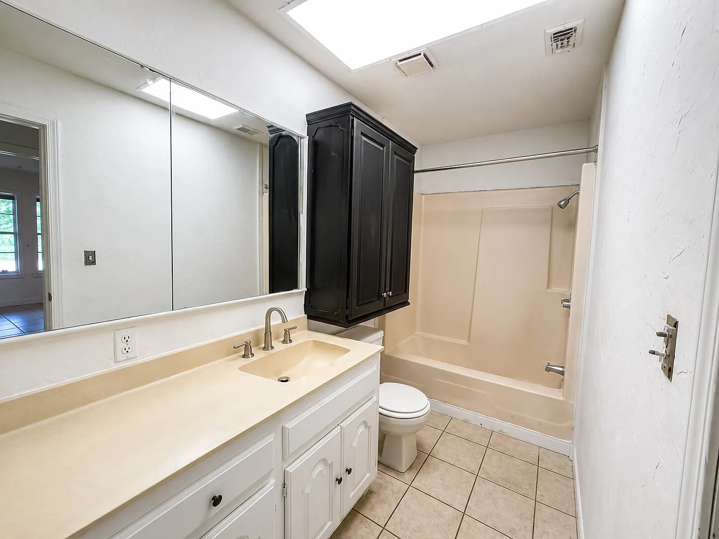210 Archibald Street - 1 — Photo 4