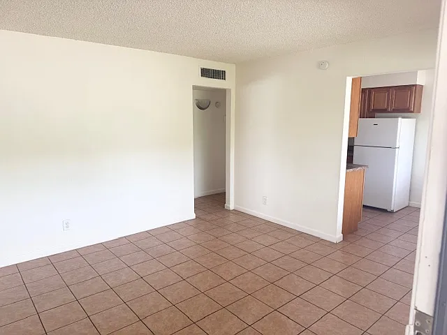 2 bed, 800 sqft, $1,195 — Photo 2