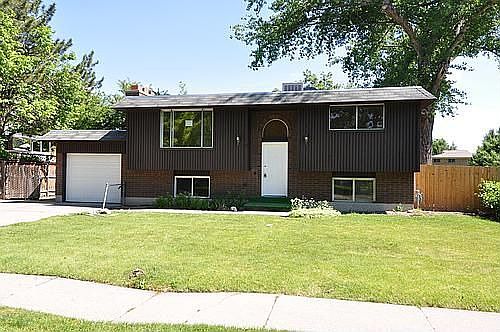 2nd image of 750 E Greenvalley Dr