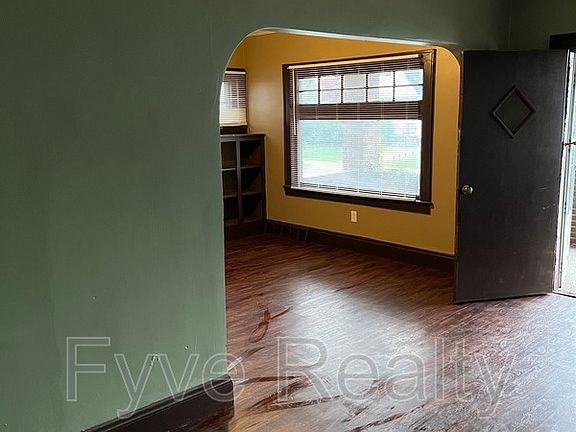 5th image of 4931 E 109th St
