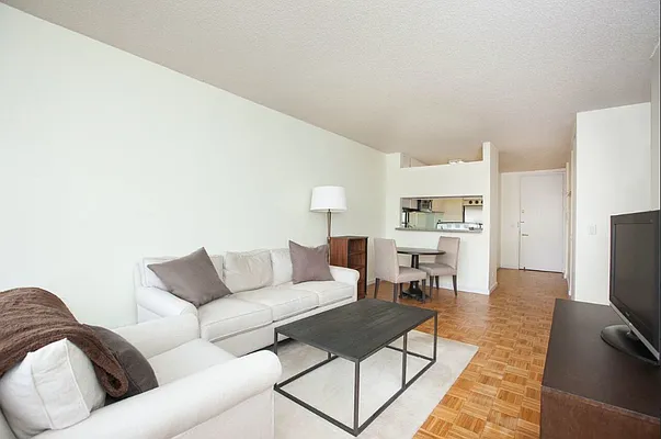 Rented by Pleasant Properties Real Estate LLC | media 25