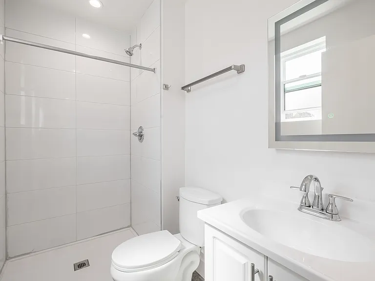 1181 Rolland Curtis Pl — Photo 14