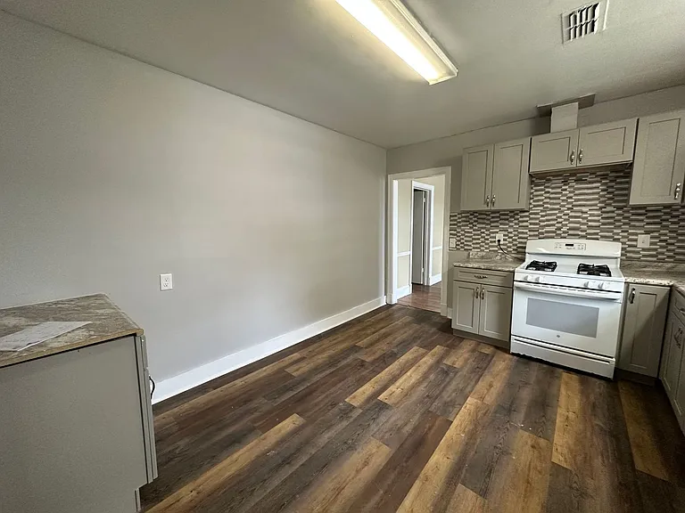 3339 S Perry St — Photo 11