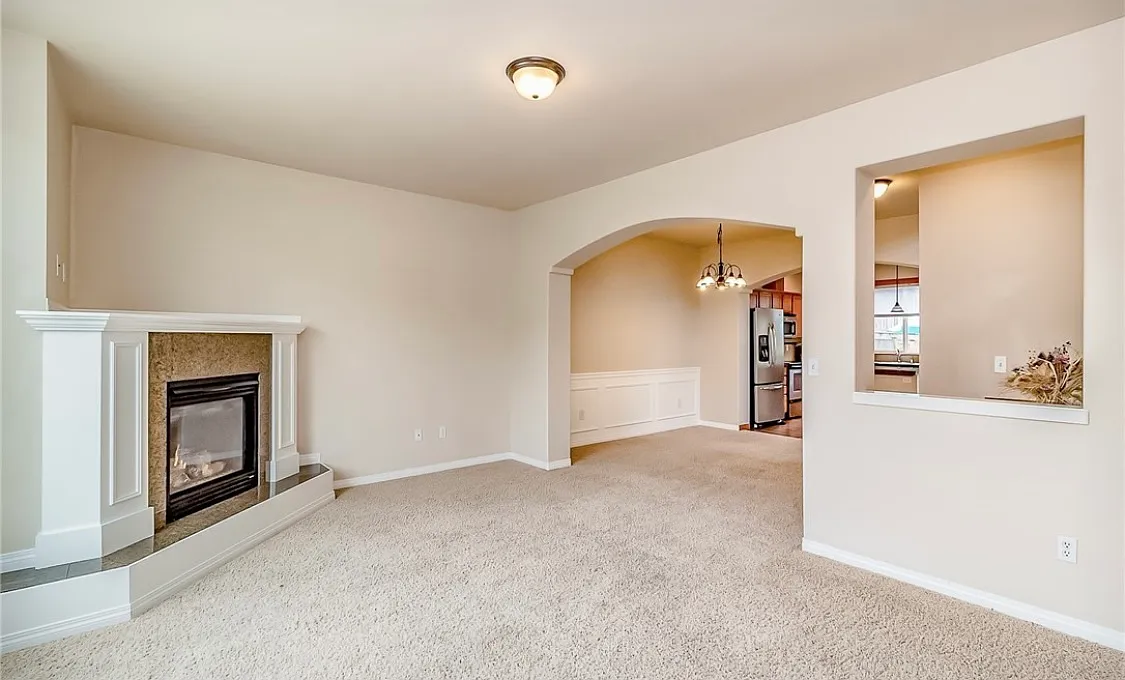 3 bed, 2.5 bath, 2125 sqft, $2,950 — Photo 4