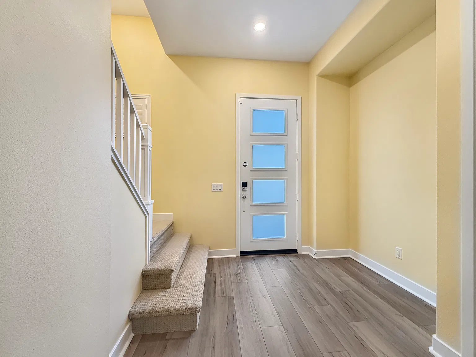 3 bed, 1956 sqft, $4,200 — Photo 4