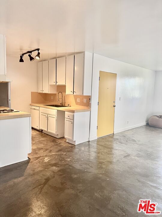 1st image of 511 Rialto Ave APT 1