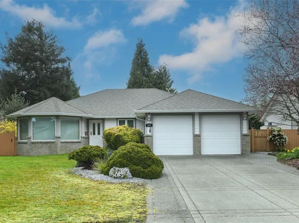 555 Haida St, Comox, BC V9M 4A7