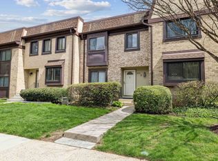 2832 Jermantown Rd, Oakton, VA 22124