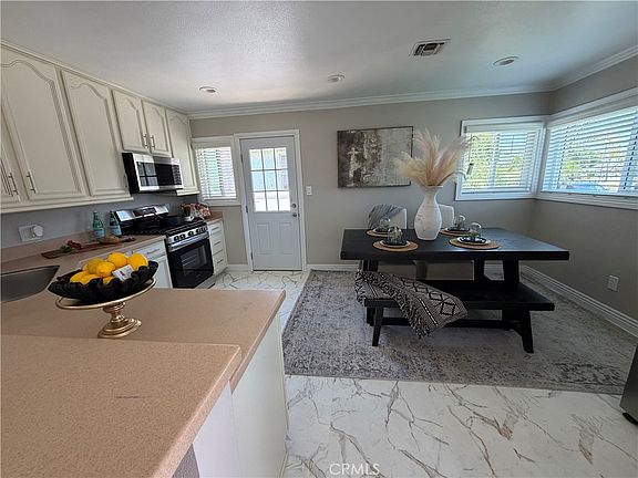 5th image of 5021 Brayton Ave