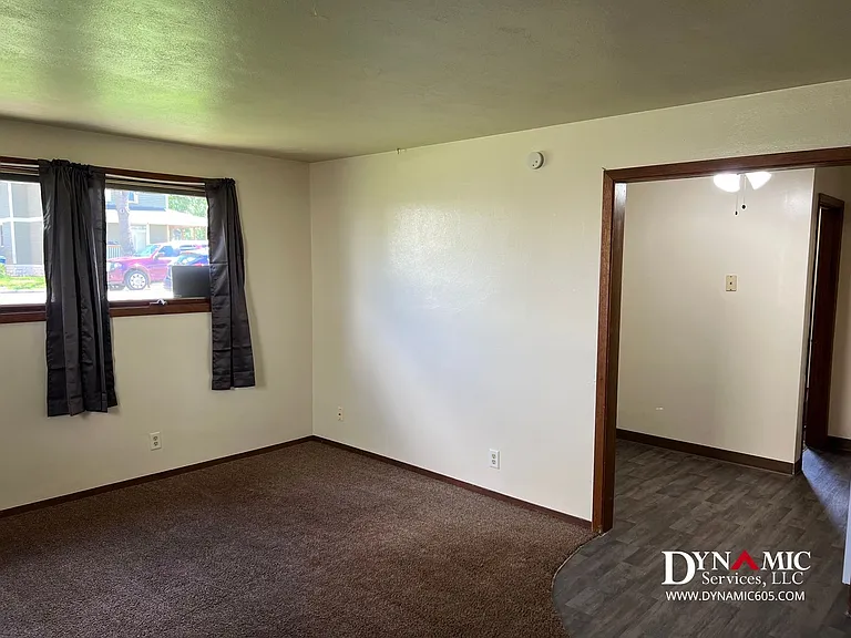 217 S Summit Ave — Photo 5