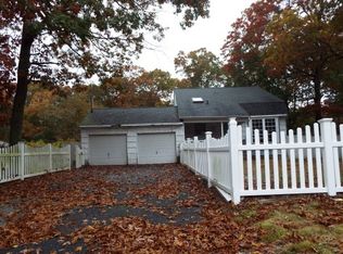 165 E Woodside Ave, Medford, NY 11763
