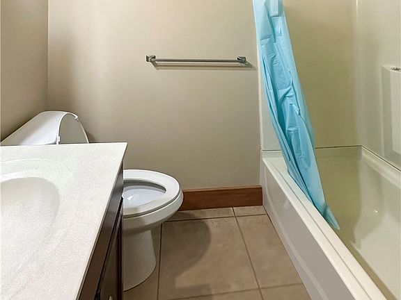 5th image of 83 Fall St #81
